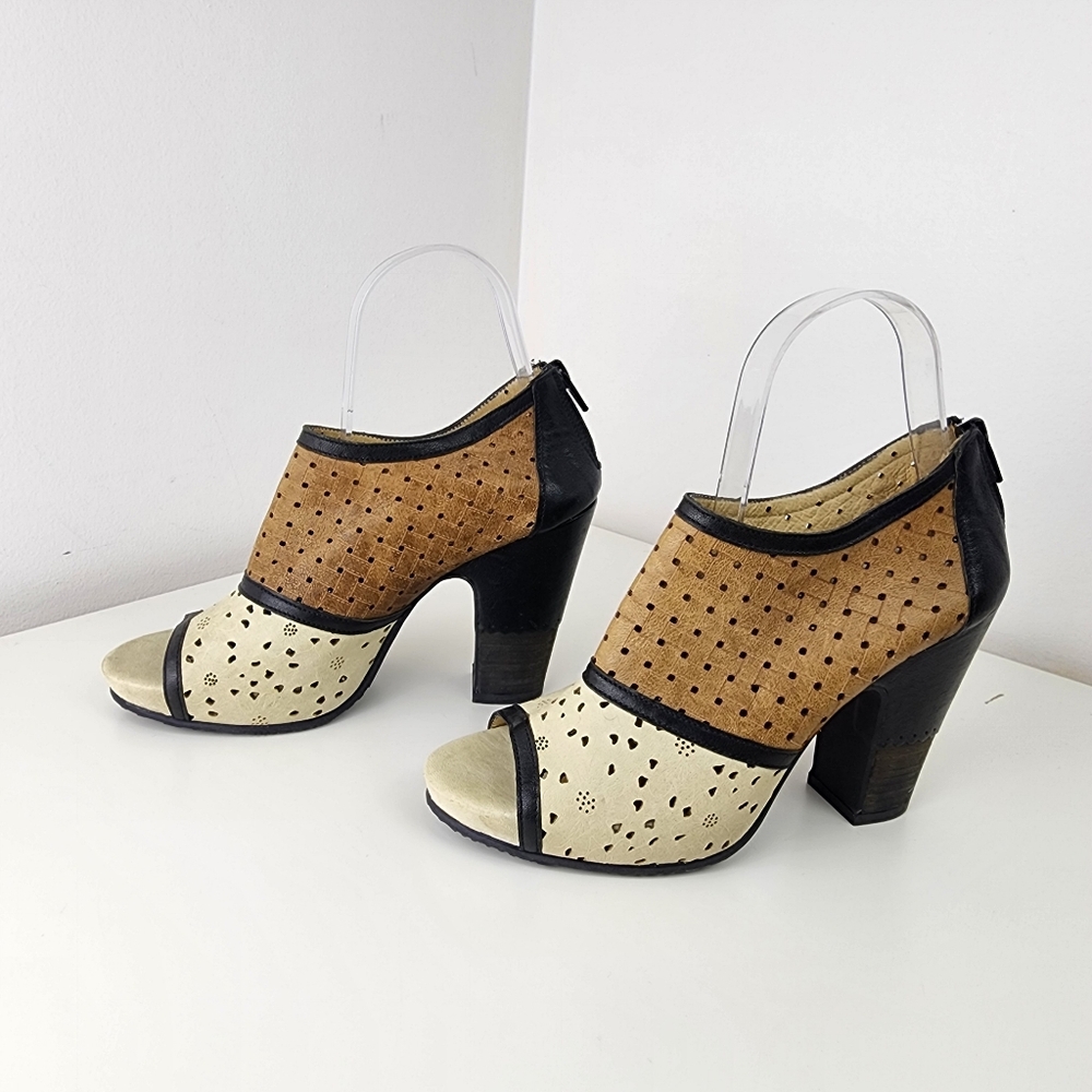 Gold Button Stylish Black and Tan Women Booties Size 37 Leather Heels